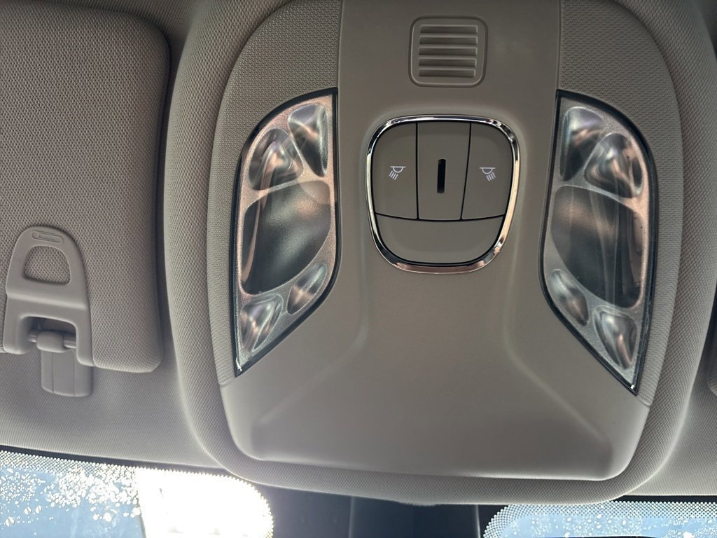 Used 2022 Jeep Compass Limited image 27