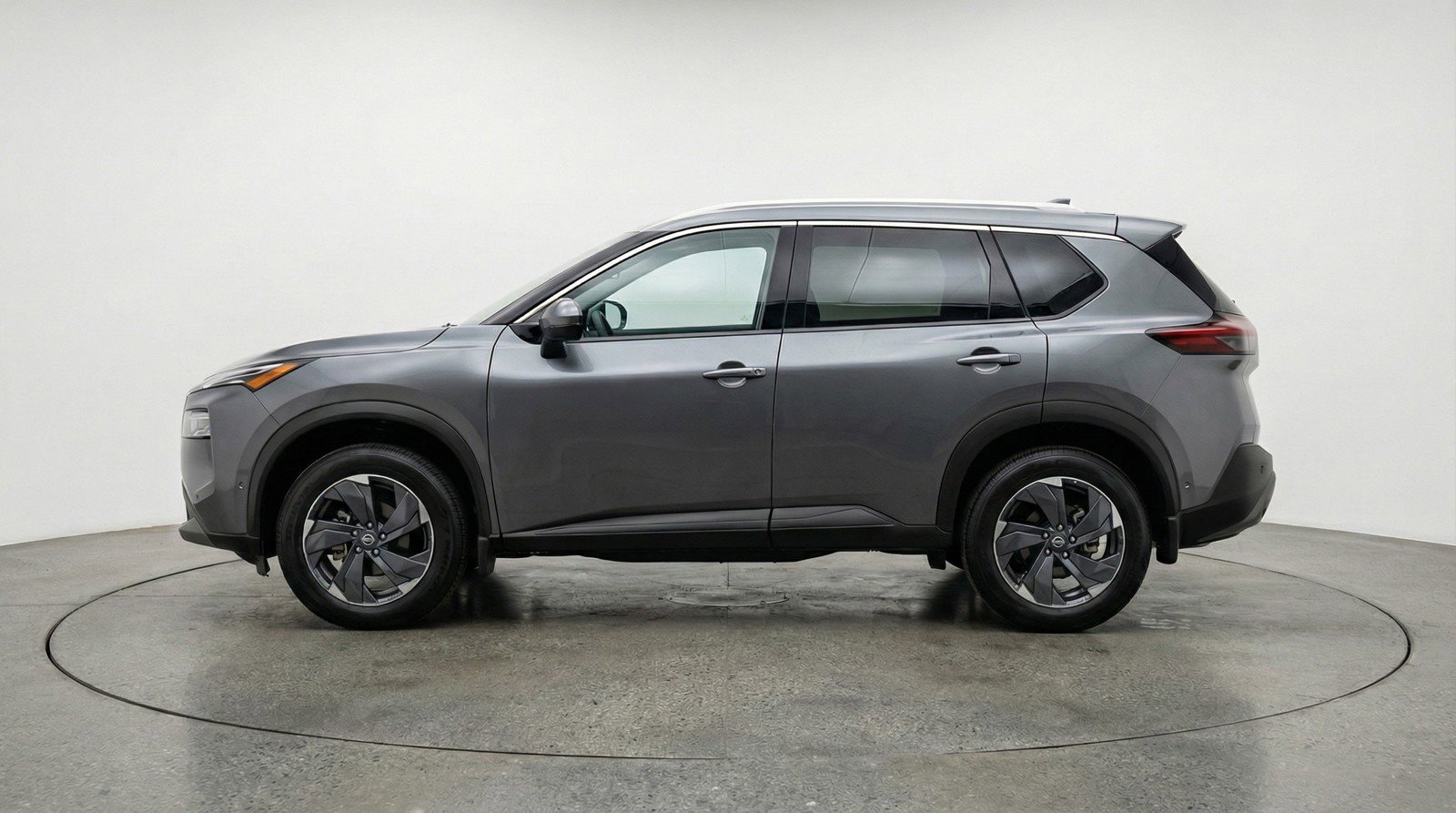 Used 2025 Nissan Rogue SV FWD image 5