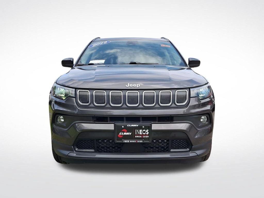 Used 2022 Jeep Compass Latitude w/ Sun and Sound Group AWD/4WD image 3