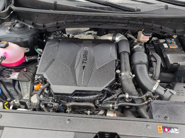 Used 2025 Hyundai Santa Cruz Limited AWD/4WD image 21