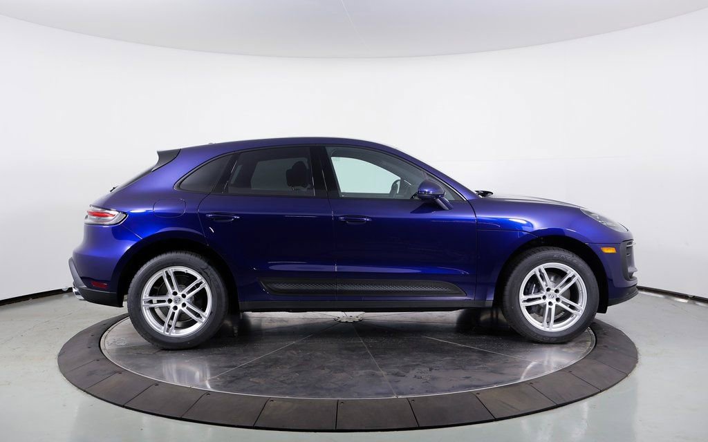 Used 2025 Porsche Macan image 28