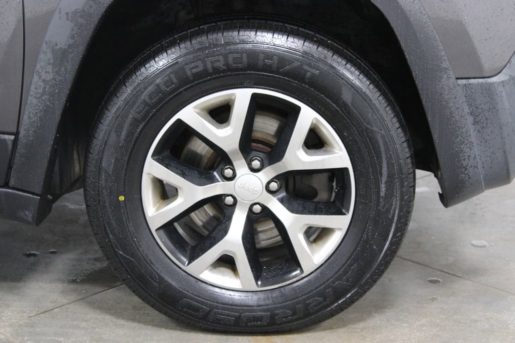 Used 2017 Jeep Cherokee Trailhawk w/ Comfort/Convenience Group image 12