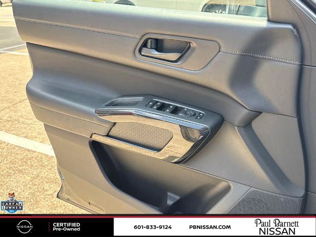 Certified 2025 Nissan Pathfinder SV FWD image 17