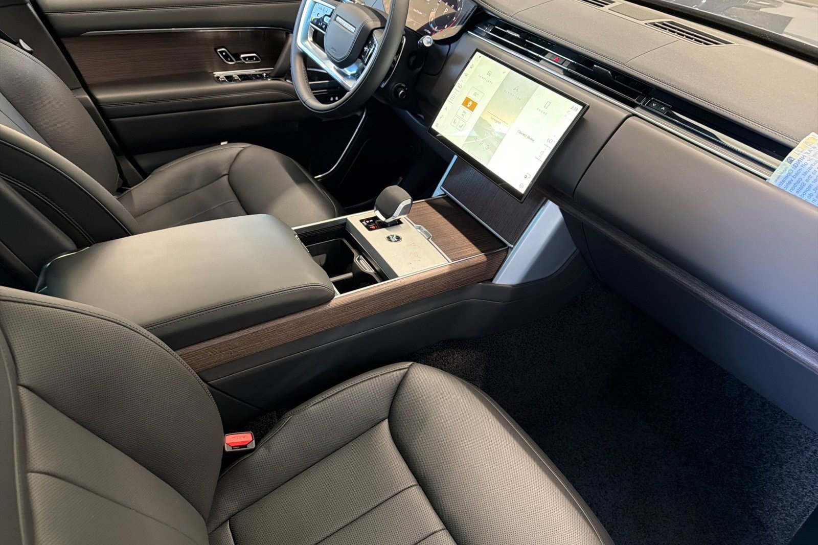 New 2026 Land Rover Range Rover Long Wheelbase SE AWD/4WD image 27