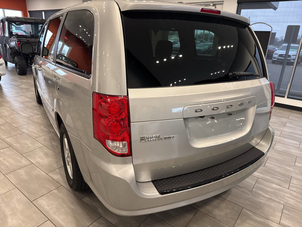 Used 2012 Dodge Grand Caravan SXT w/ UConnect Hands-Free Group image 9