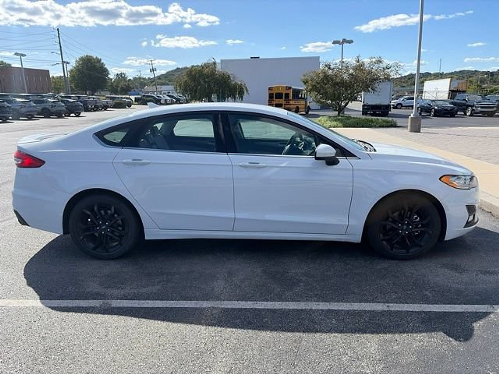 Used 2020 Ford Fusion SE w/ Equipment Group 151A FWD image 5