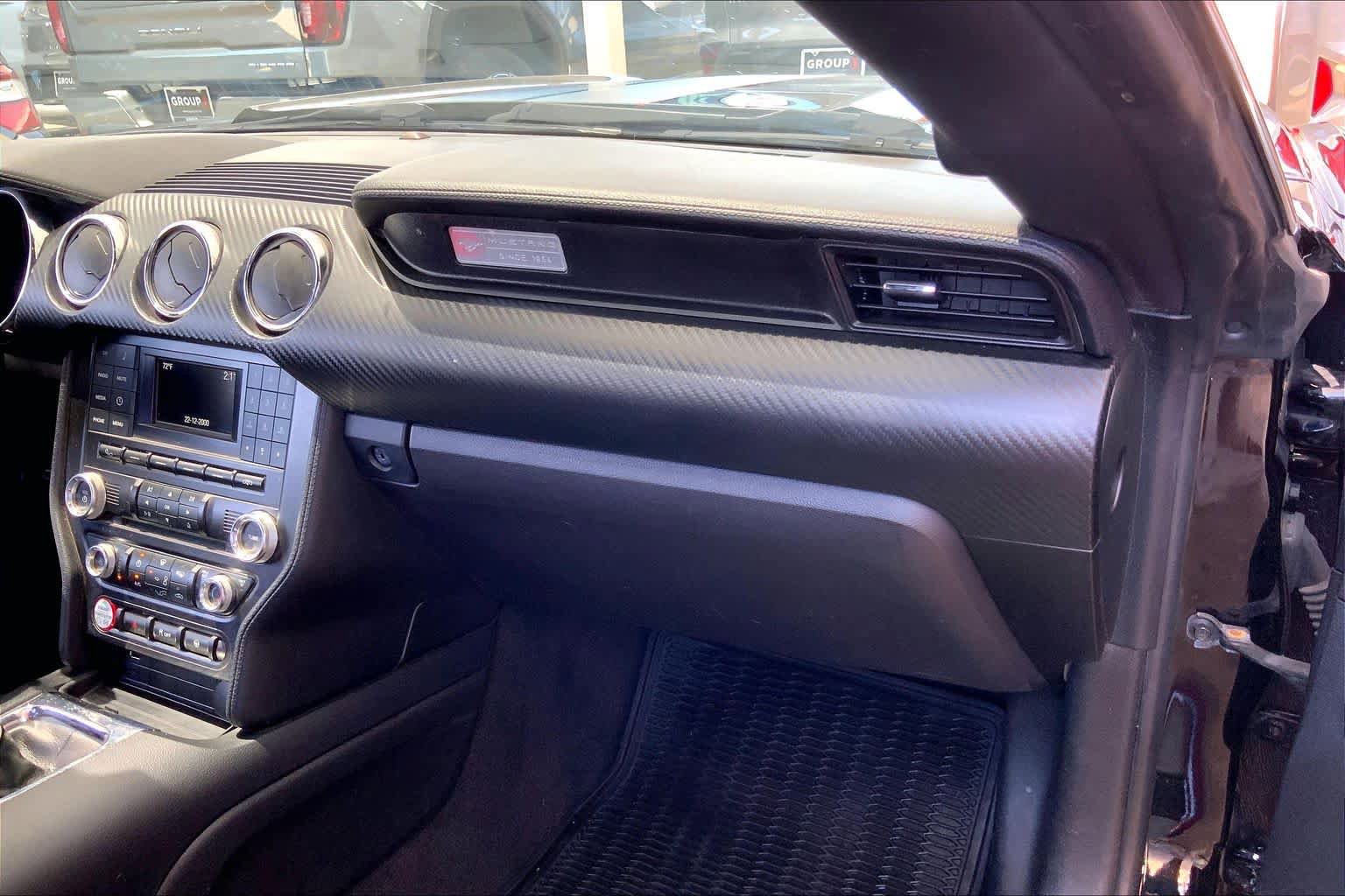 Used 2017 Ford Mustang Coupe RWD image 17