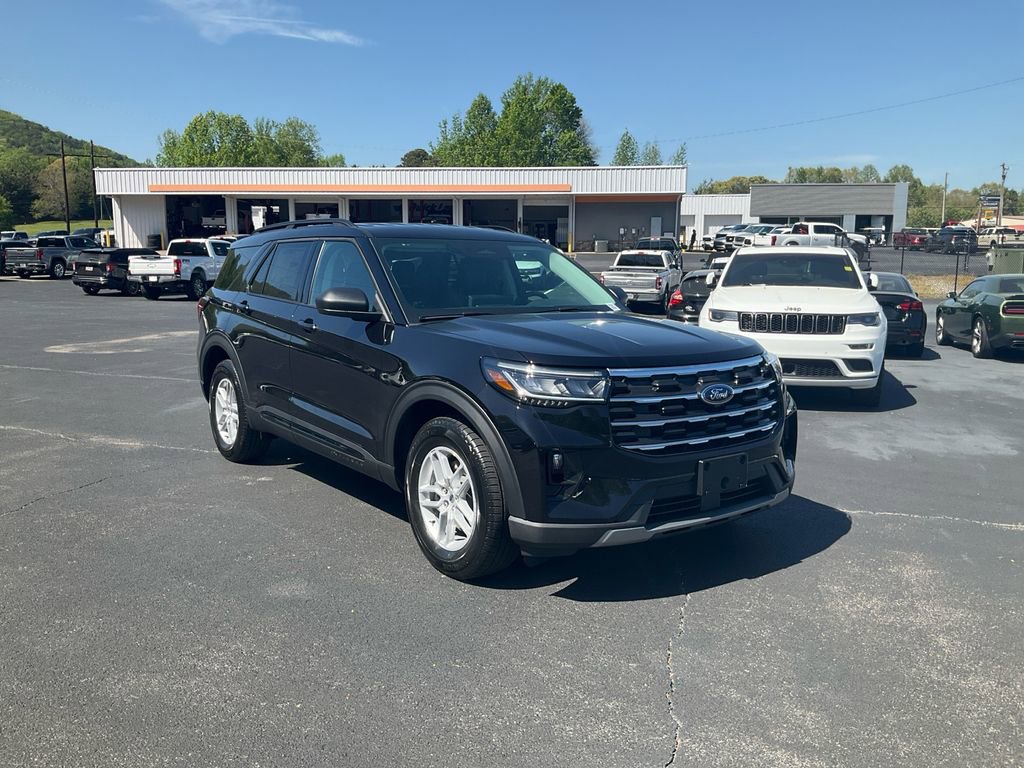 New 2026 Ford Explorer Active RWD image 3