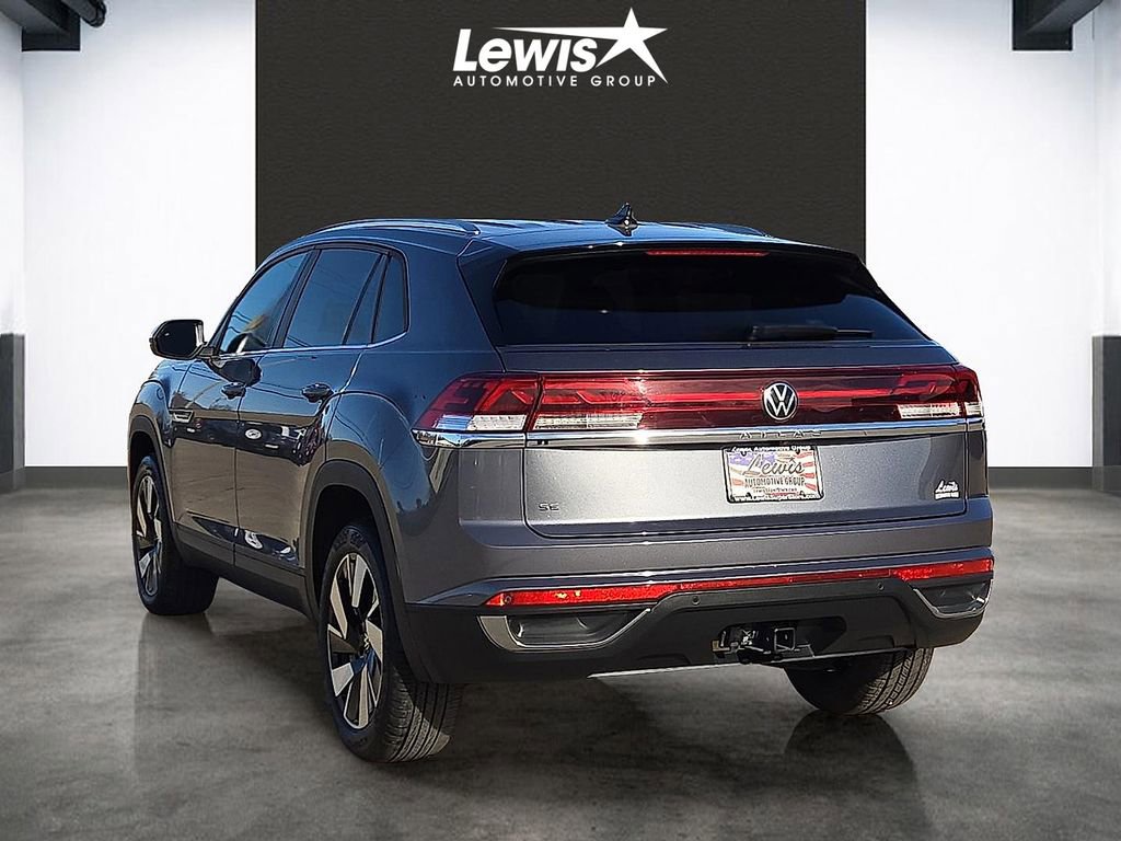 Used 2025 Volkswagen Atlas Cross Sport SE image 3