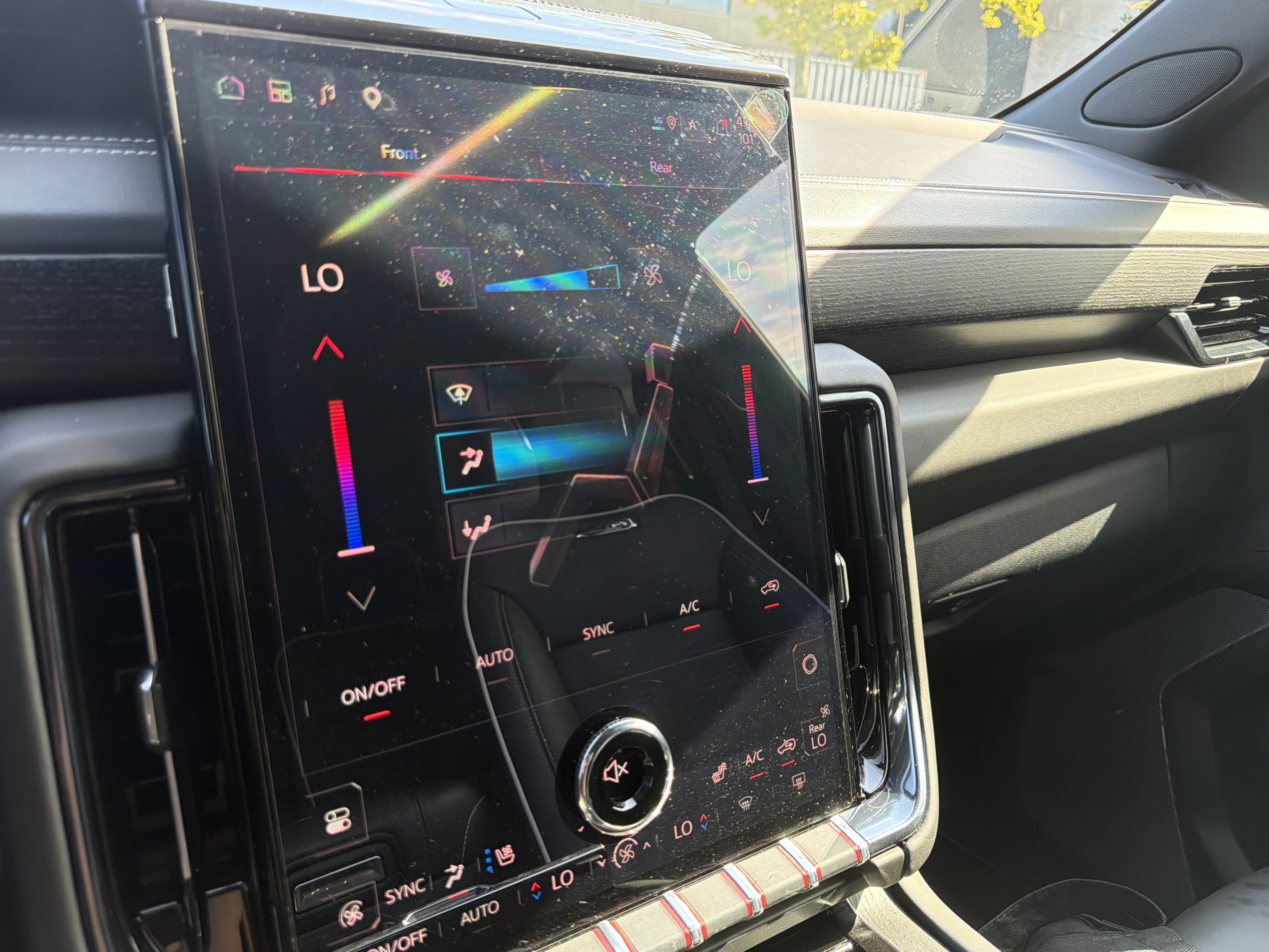 Used 2025 GMC Yukon AT4 Ultimate AWD/4WD image 36