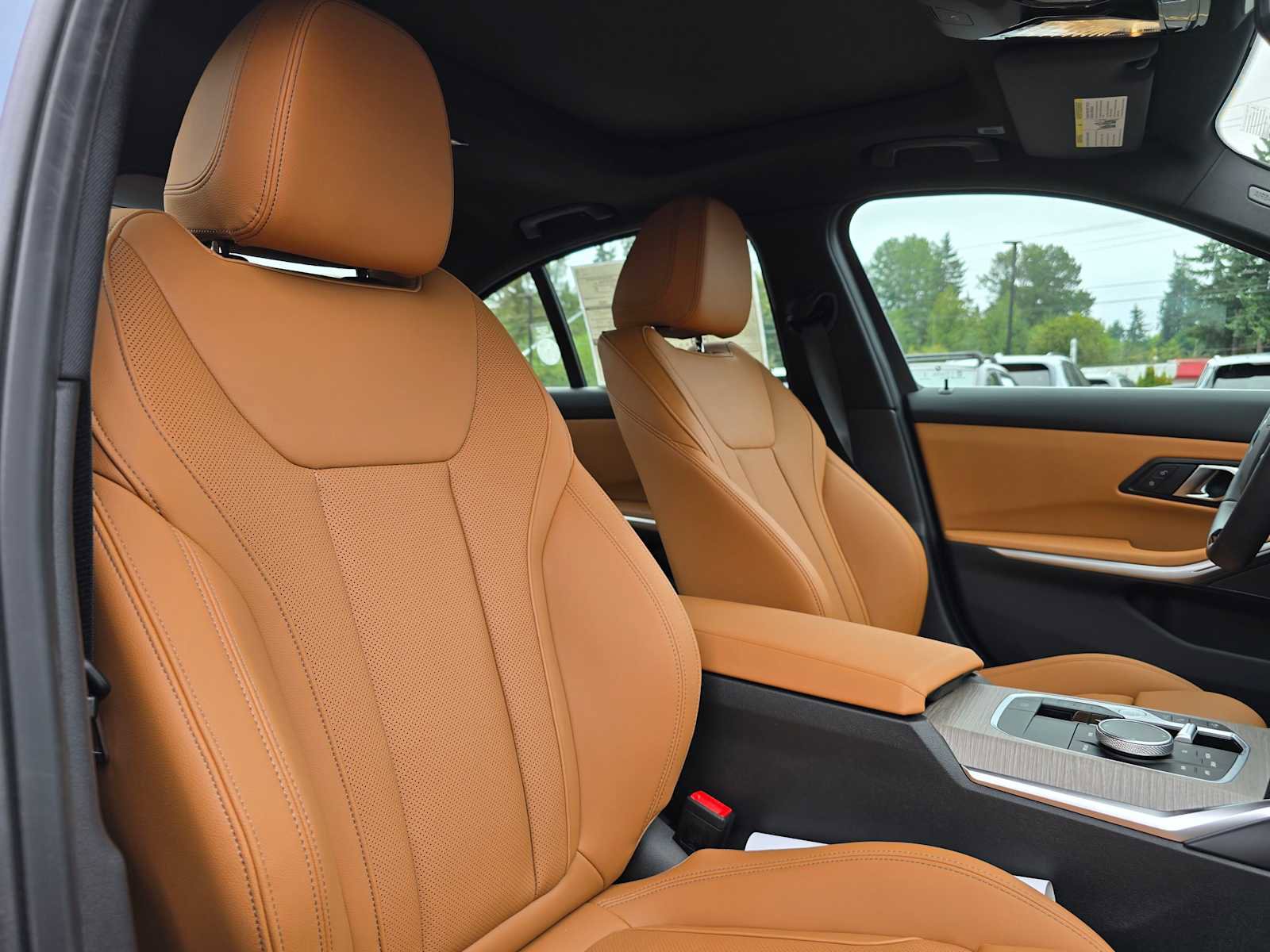 Used 2025 BMW 330i xDrive Sedan w/ Premium Package image 11