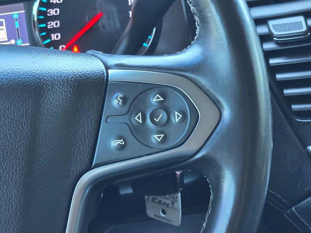 Used 2015 Chevrolet Suburban LS RWD image 18
