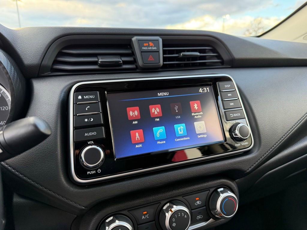 Used 2024 Nissan Versa S w/ S Plus Package image 21