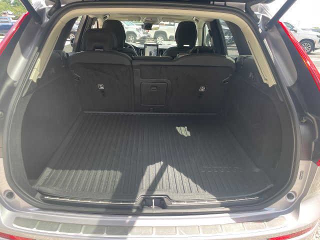 Used 2026 Volvo XC60 B5 Plus AWD/4WD image 17