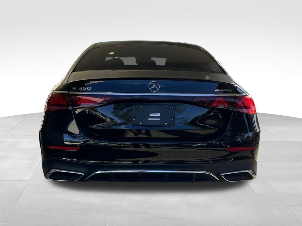 Used 2025 Mercedes-Benz E 350 4MATIC Sedan image 6
