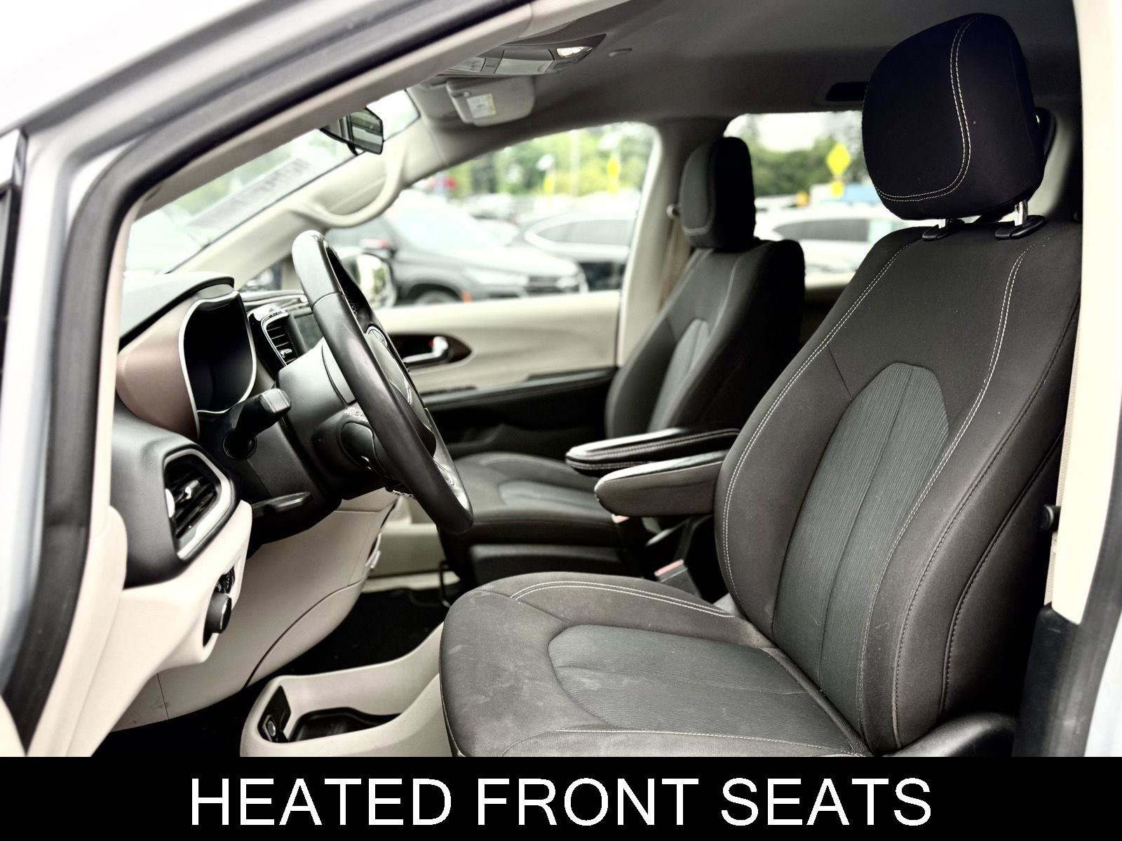 Used 2022 Chrysler Voyager LX FWD image 12