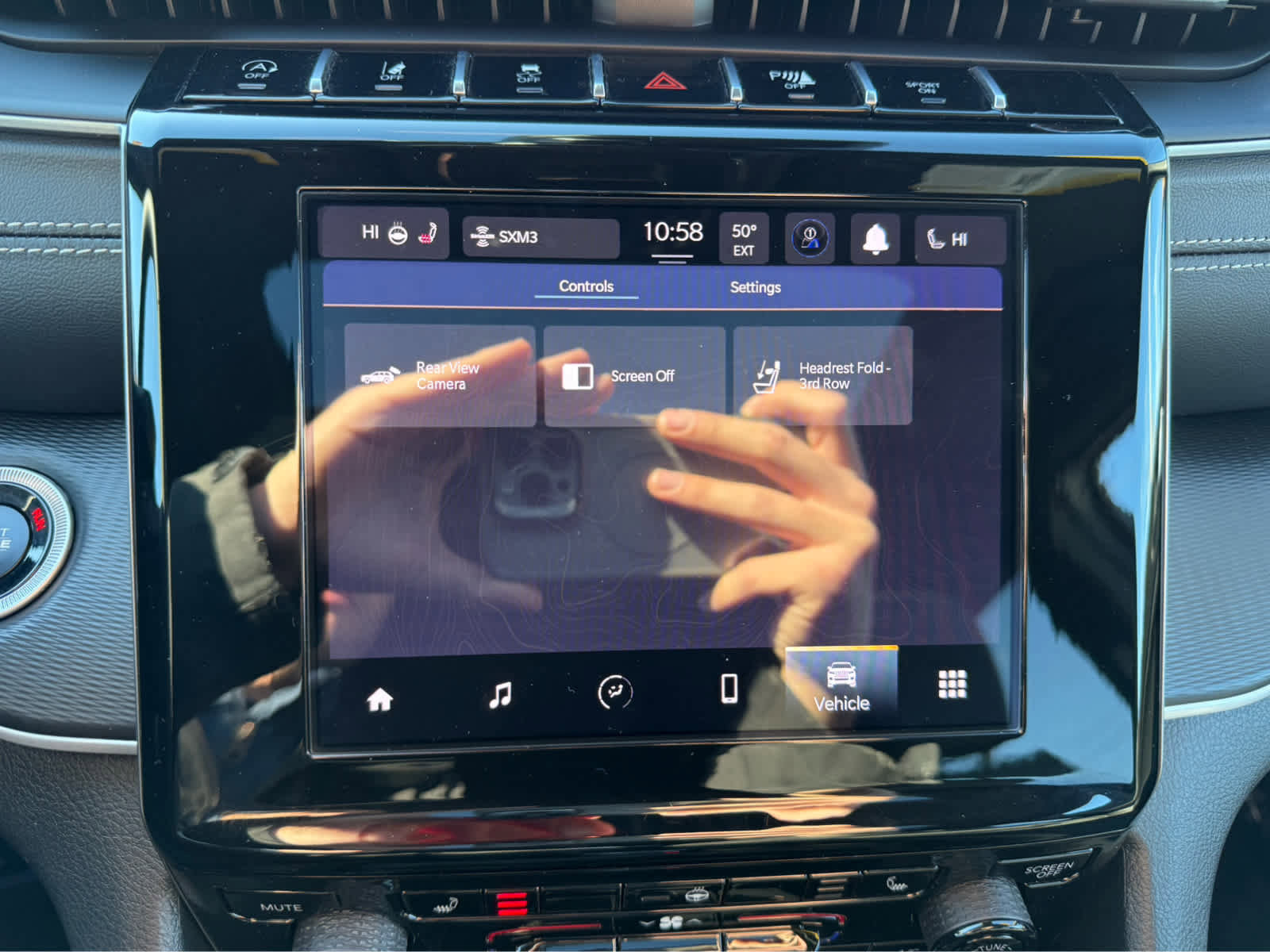 Used 2025 Jeep Grand Cherokee L Laredo w/ Luxury Tech Group I image 23