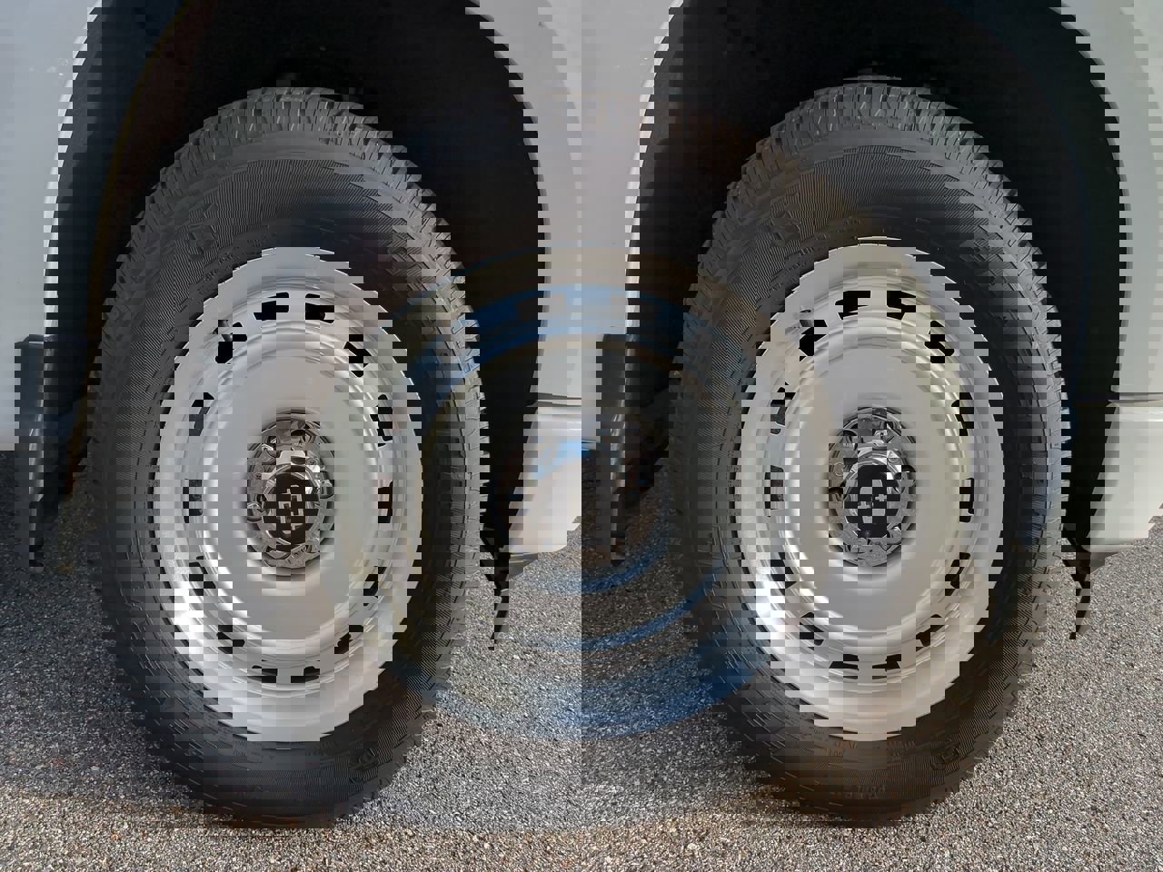 Used 2025 Chevrolet Silverado 1500 Custom image 11
