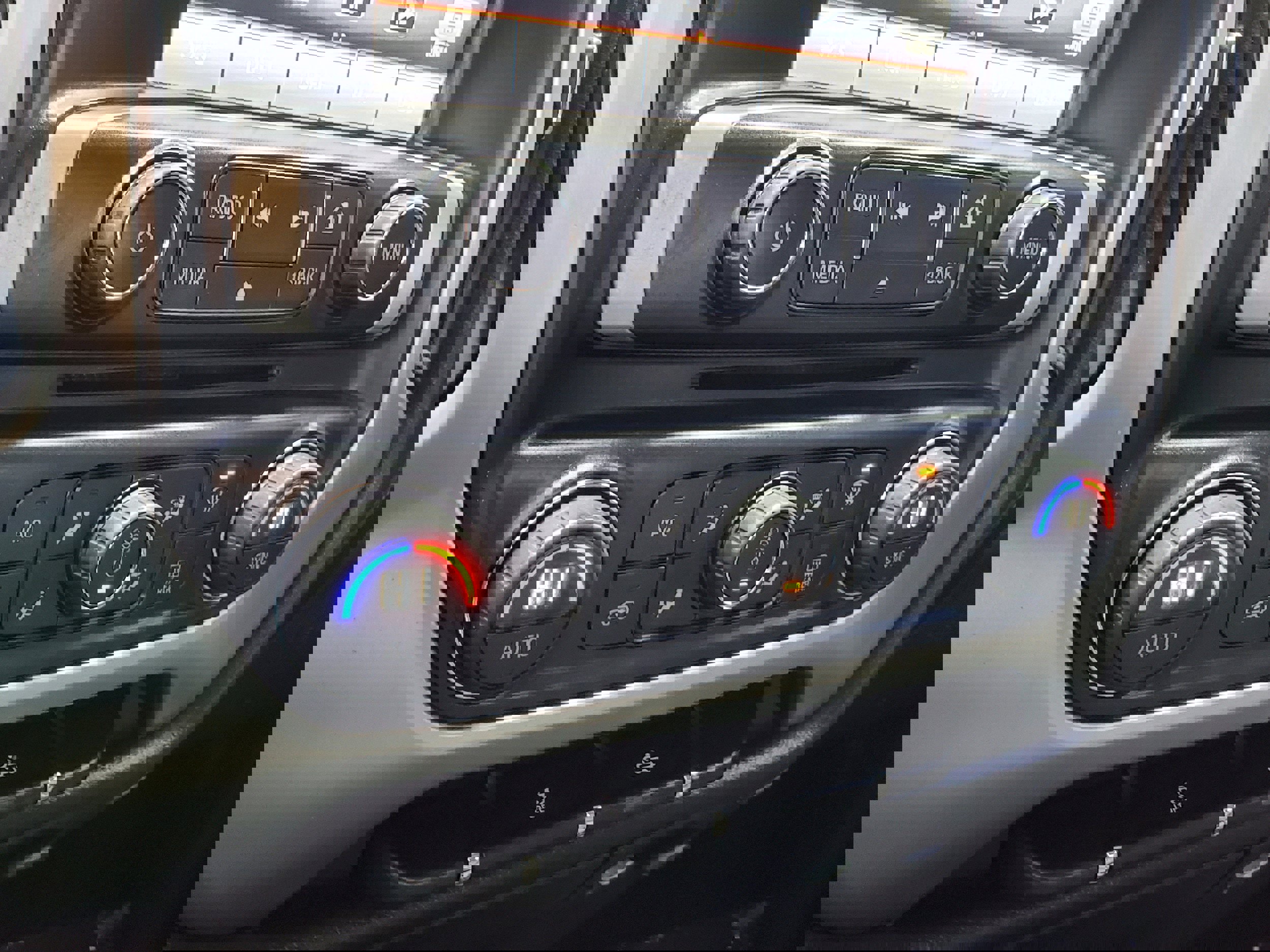 Used 2014 GMC Sierra 1500 SLE w/ SLE Value Package image 20