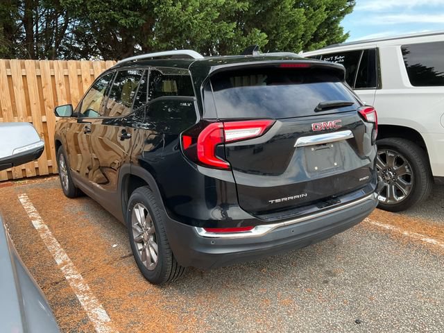 Used 2023 GMC Terrain SLT w/ Tech Package AWD/4WD image 3