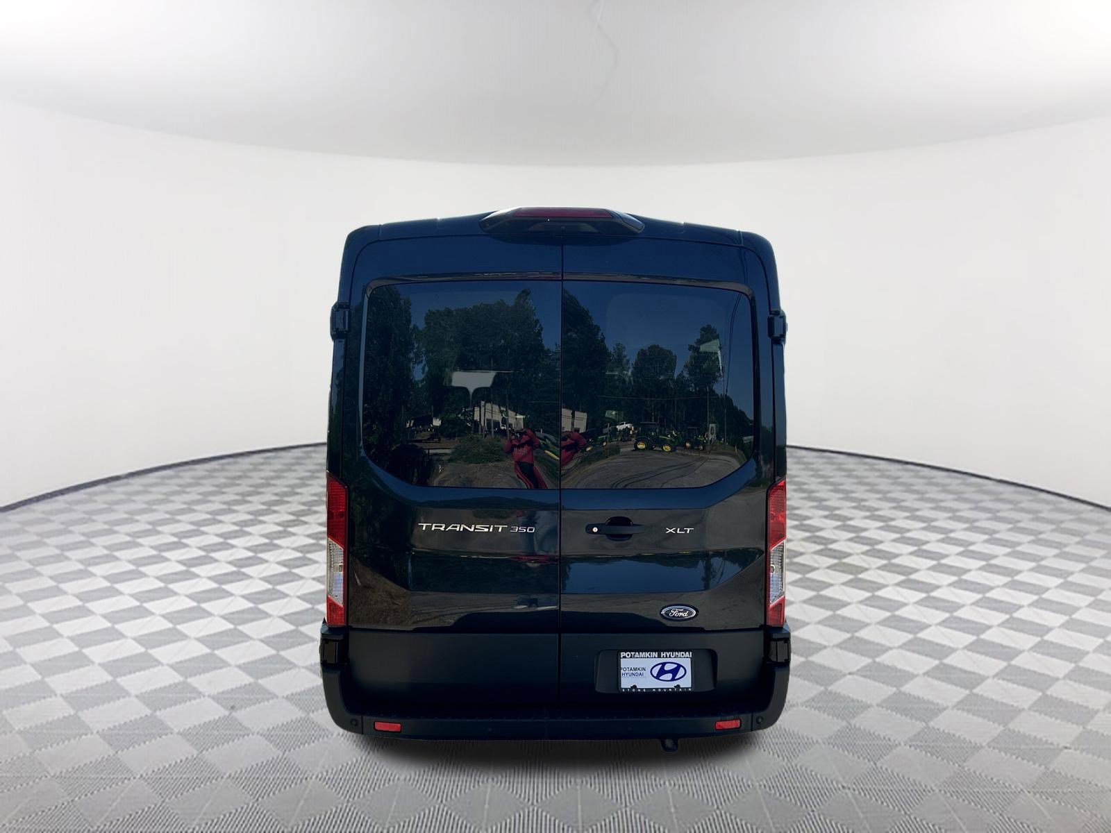 Used 2023 Ford Transit 350 XLT RWD image 8