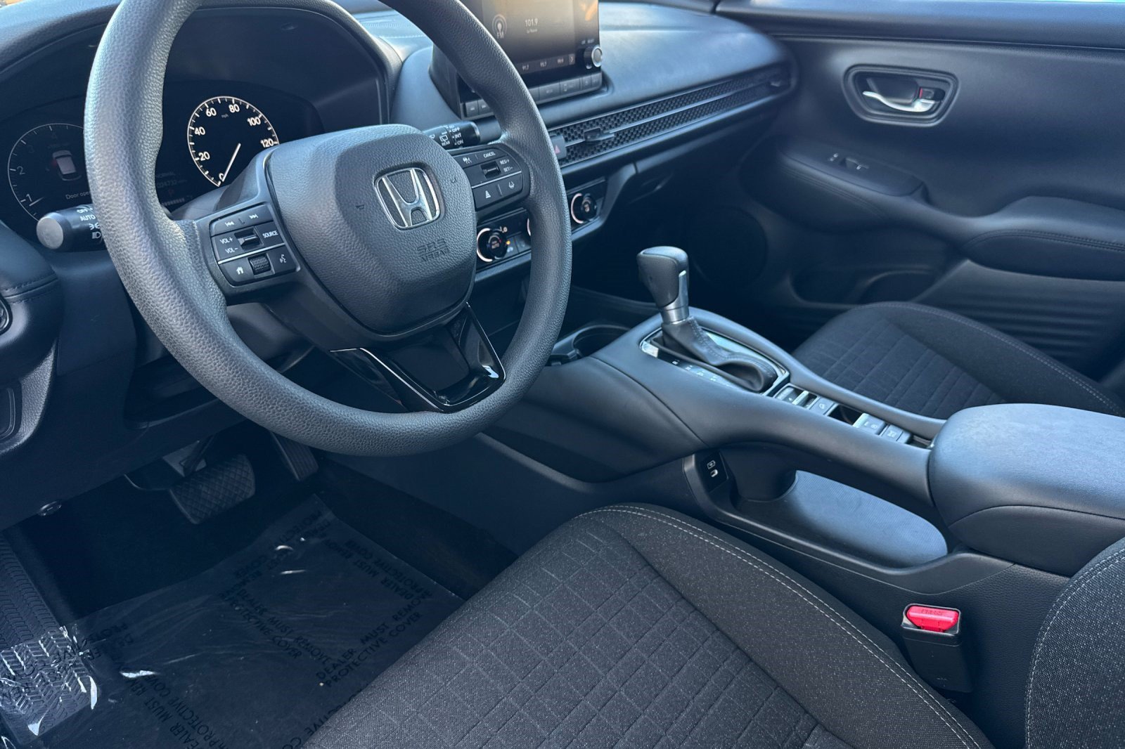 Certified 2025 Honda HR-V LX image 4