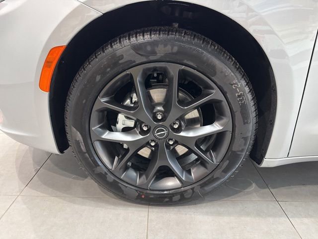 New 2026 Chrysler Pacifica Select image 11