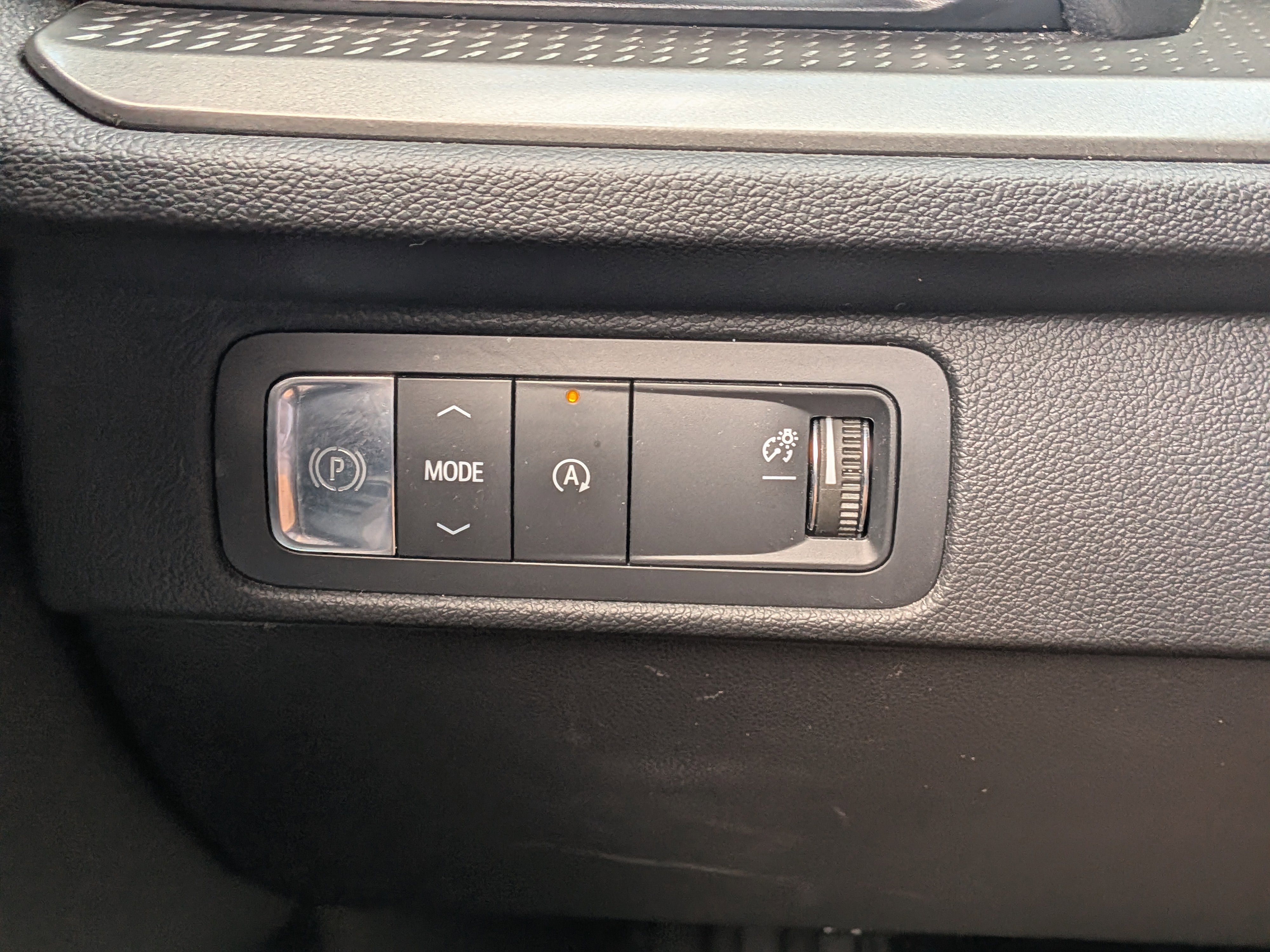 Used 2024 Chevrolet Traverse LT FWD image 24