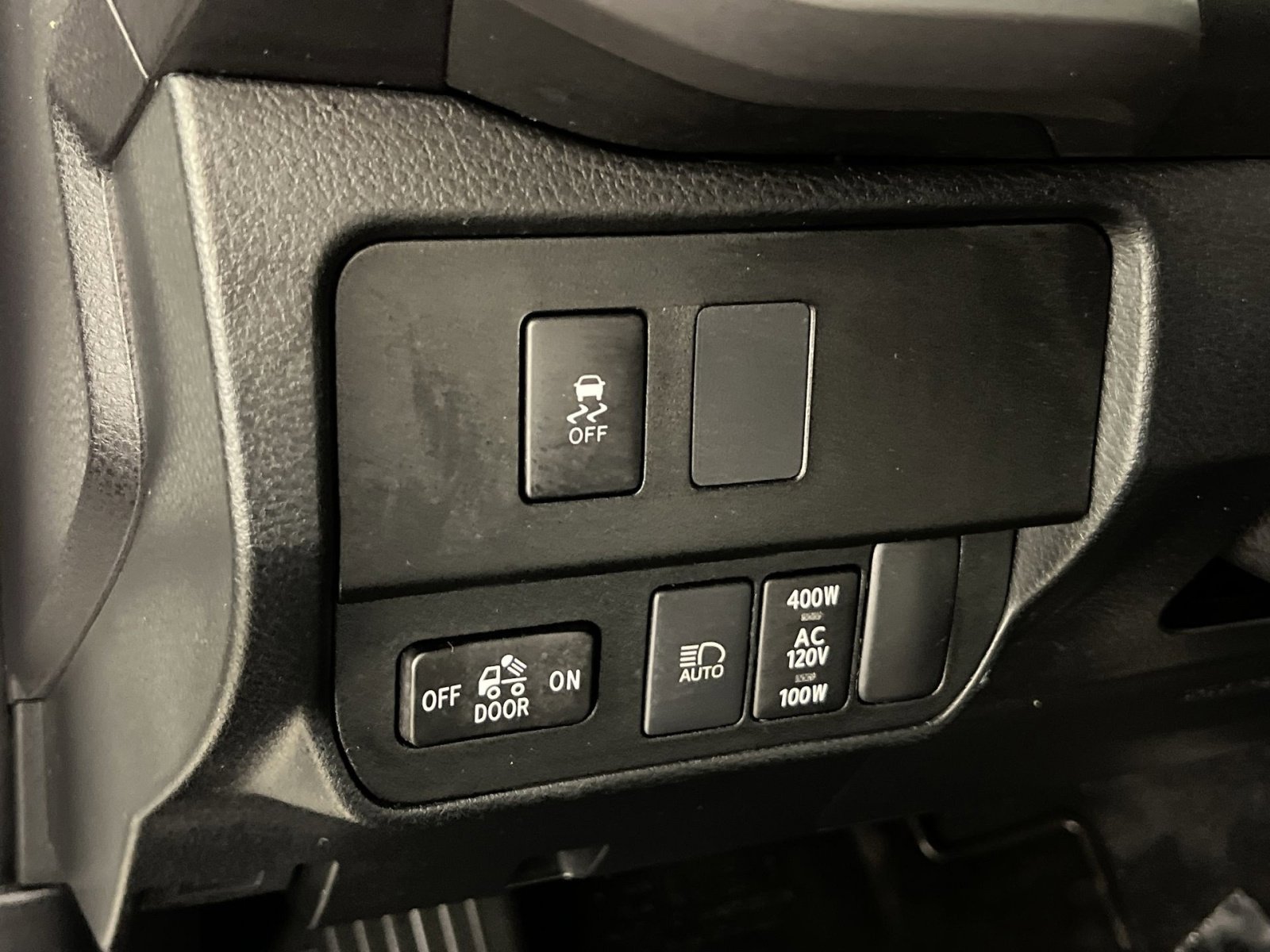 Used 2021 Toyota Tacoma TRD Off-Road w/ Technology Package AWD/4WD image 30