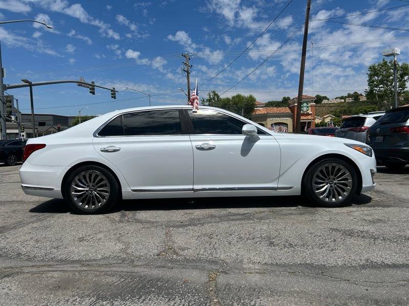 Used 2017 Genesis G90 3.3T Premium RWD image 3