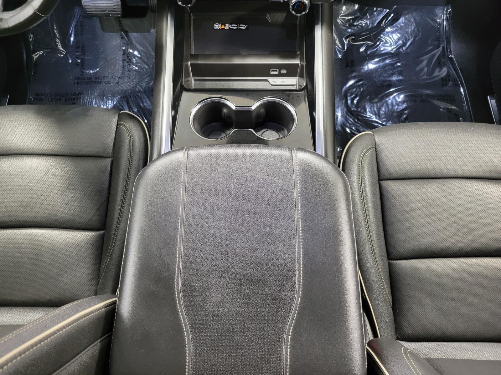 Used 2025 Chevrolet Suburban Premier AWD/4WD image 17