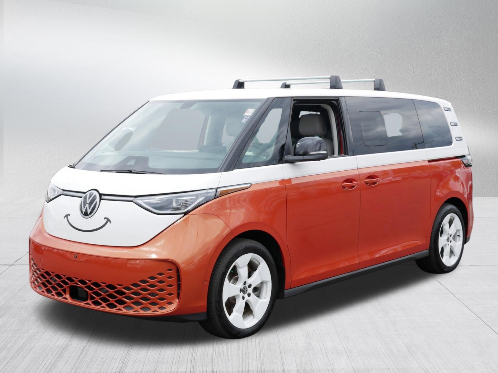 Used 2025 Volkswagen ID. Buzz 1st Edition RWD image 3