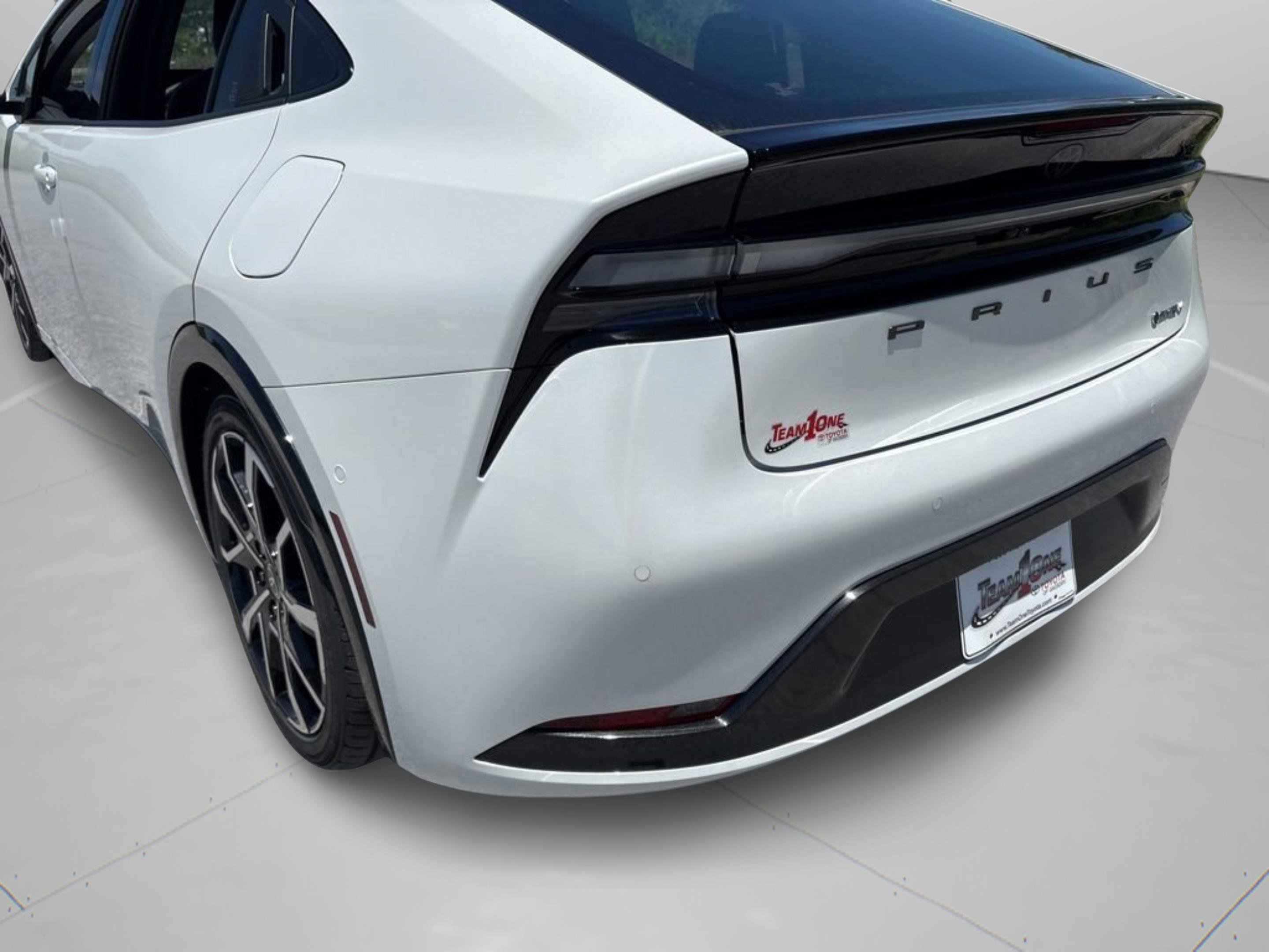 New 2026 Toyota Prius Plug-In Hybrid FWD image 31