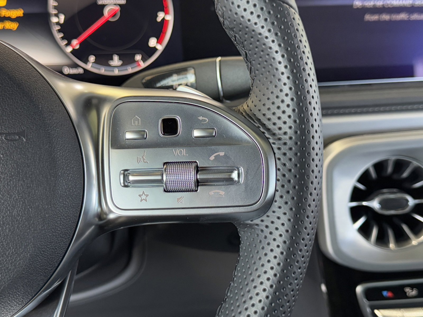 Used 2024 Mercedes-Benz G 550 image 16