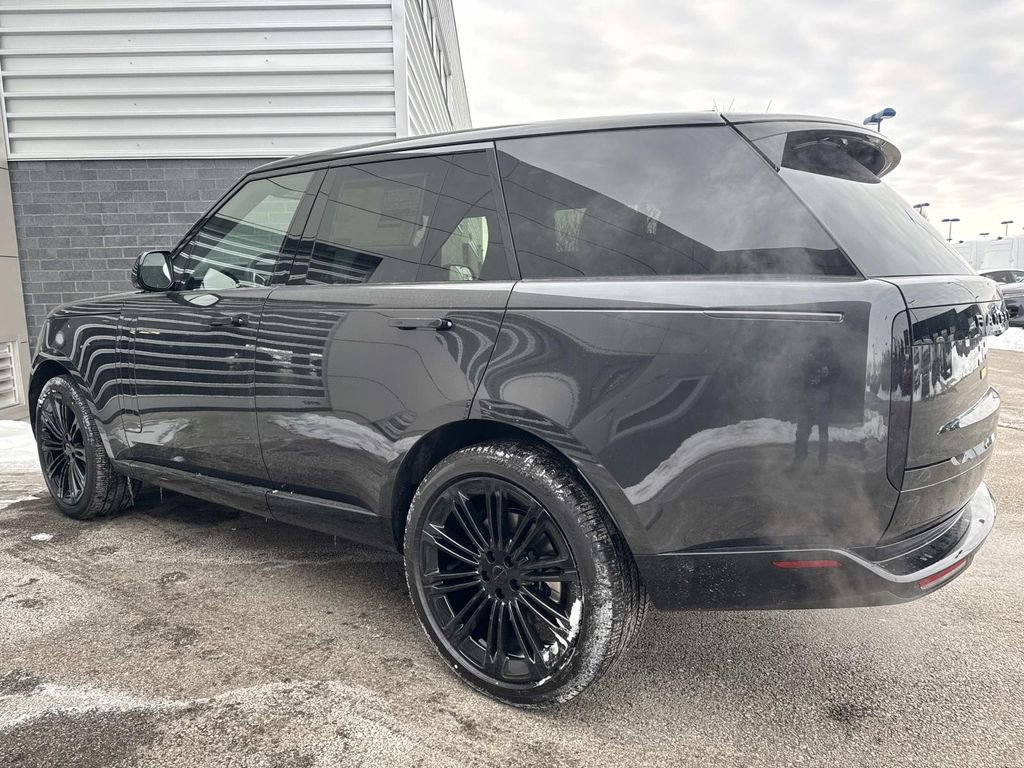 New 2026 Land Rover Range Rover SE image 4