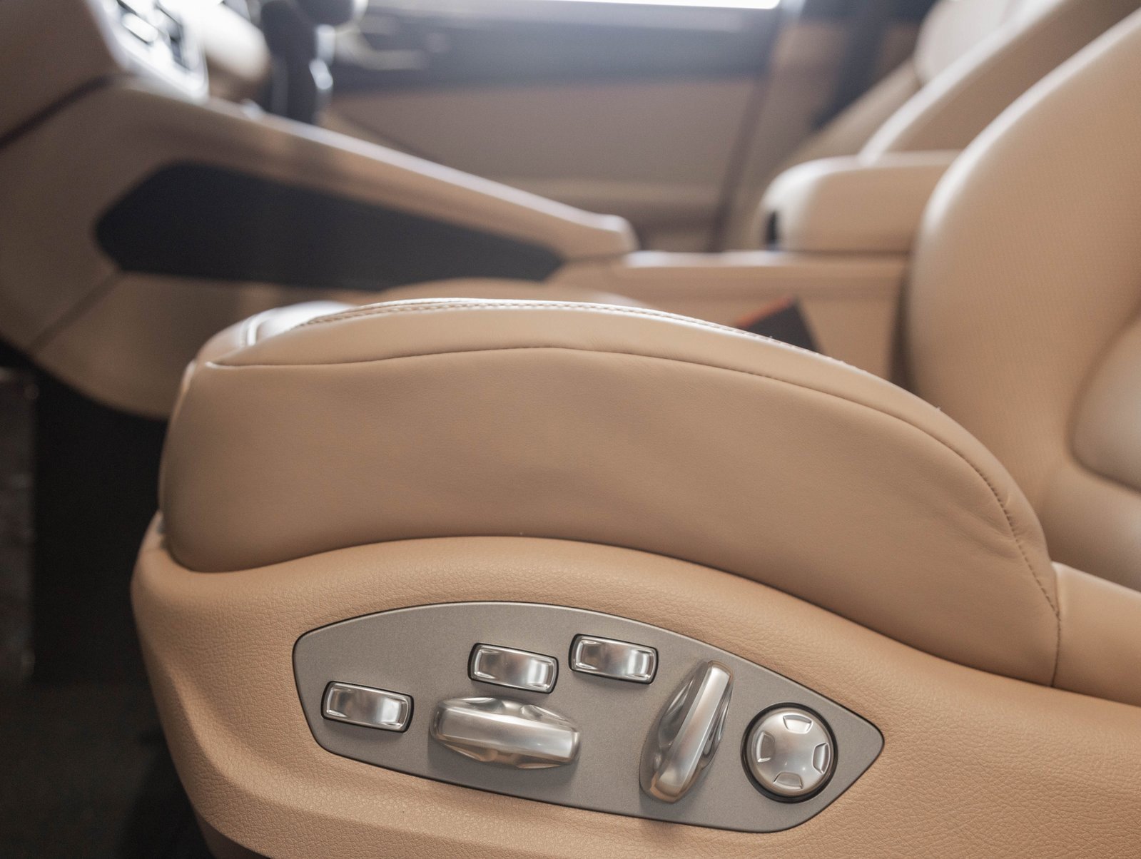 New 2026 Porsche Macan image 22