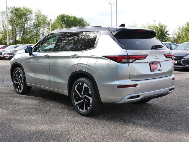 New 2025 Mitsubishi Outlander SEL image 2