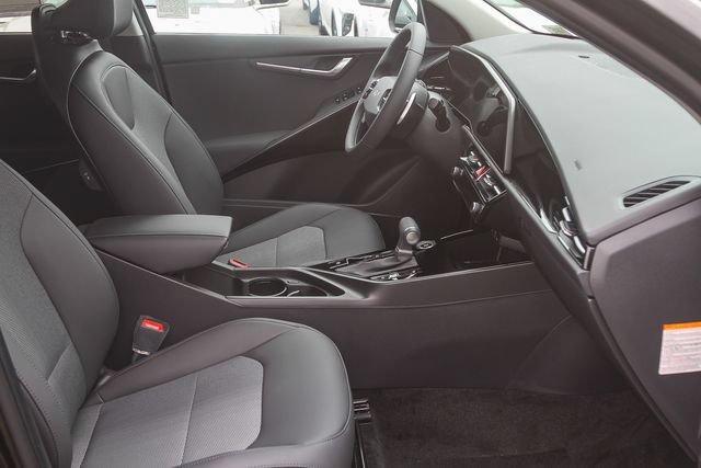 New 2026 Kia Niro EX FWD image 9