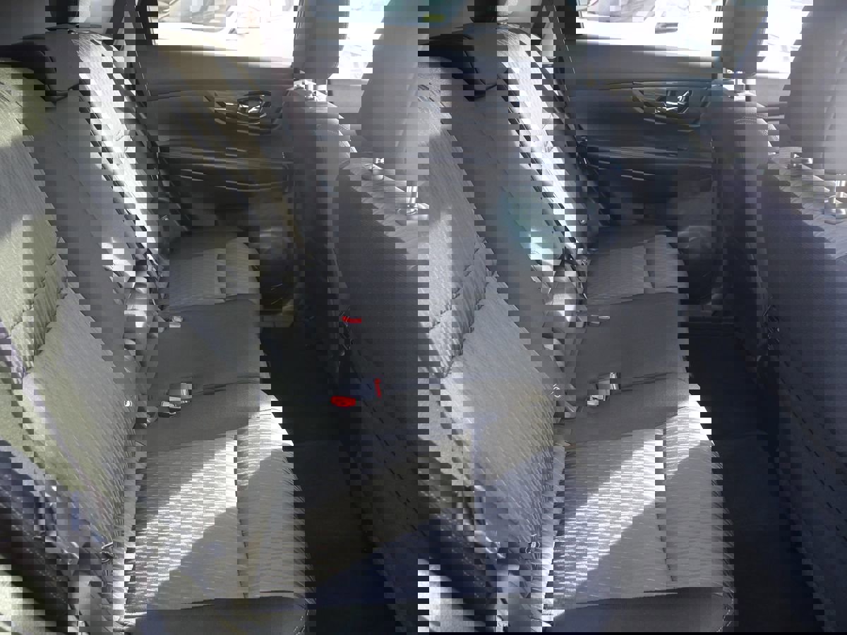 Used 2017 Nissan Rogue SV image 21