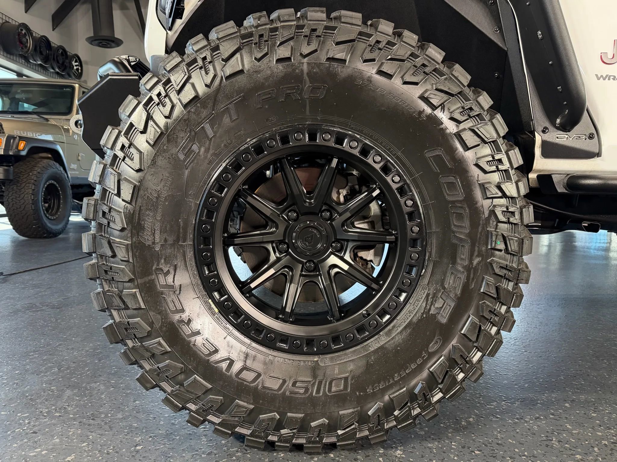 Used 2025 Jeep Wrangler Unlimited Rubicon AWD/4WD image 25