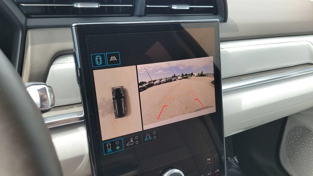 Used 2026 GMC Terrain Denali AWD/4WD image 18