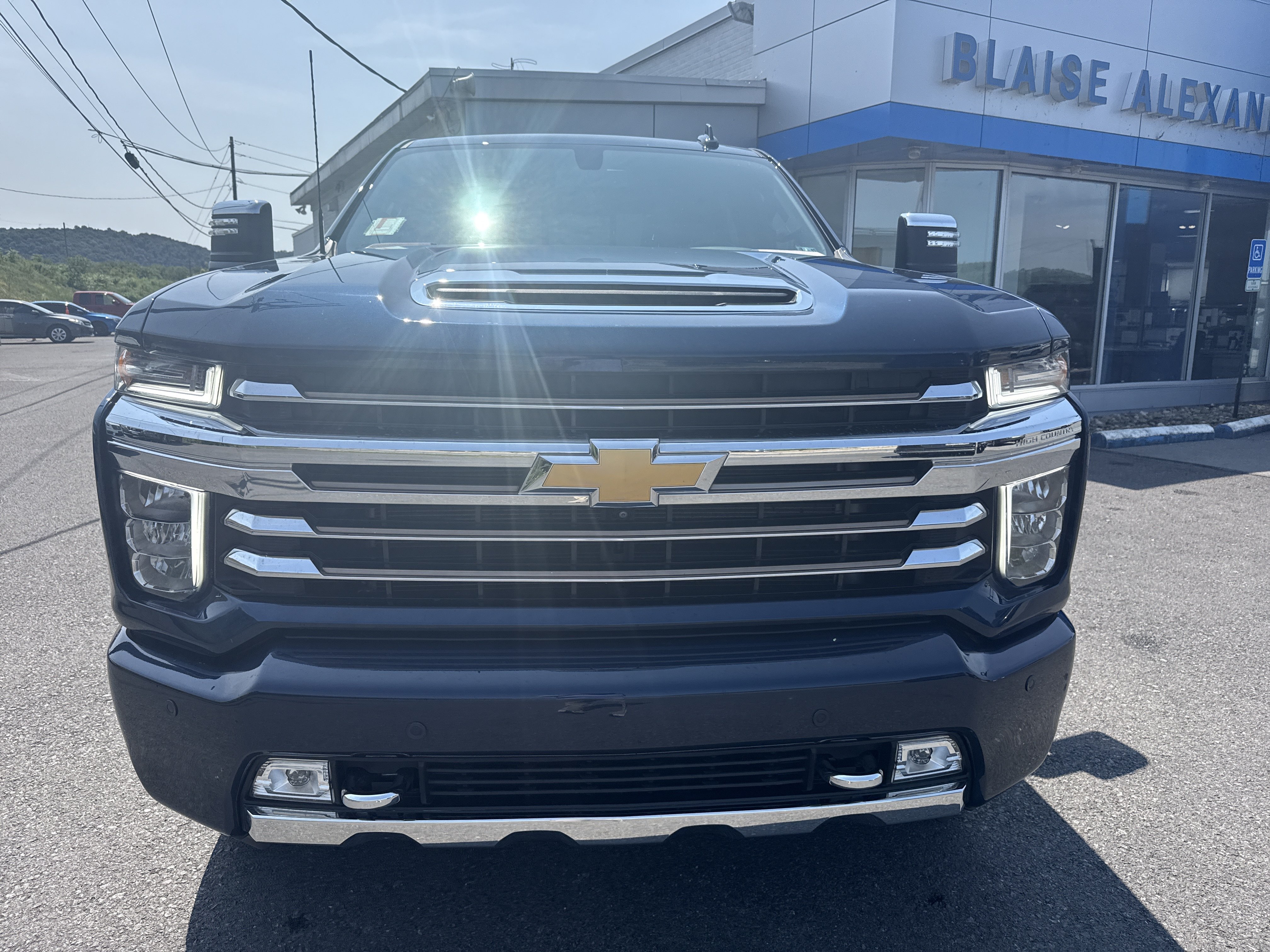 Used 2022 Chevrolet Silverado 2500 High Country AWD/4WD image 8