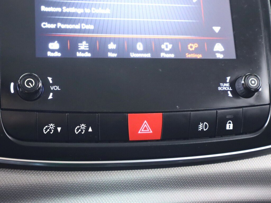 Used 2018 FIAT 500L Lounge image 23