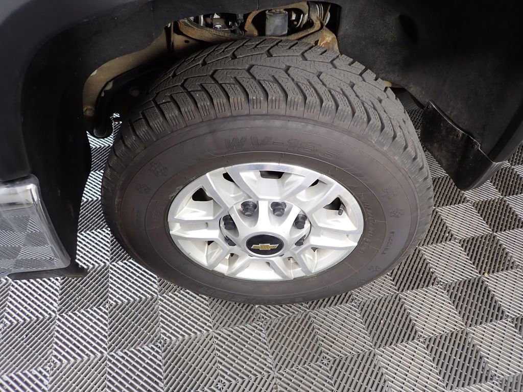 Used 2024 Chevrolet Silverado 2500 LT AWD/4WD image 39