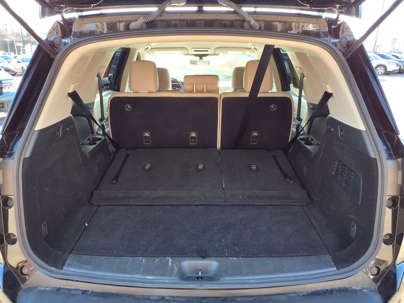 Used 2024 Nissan Pathfinder SV image 25