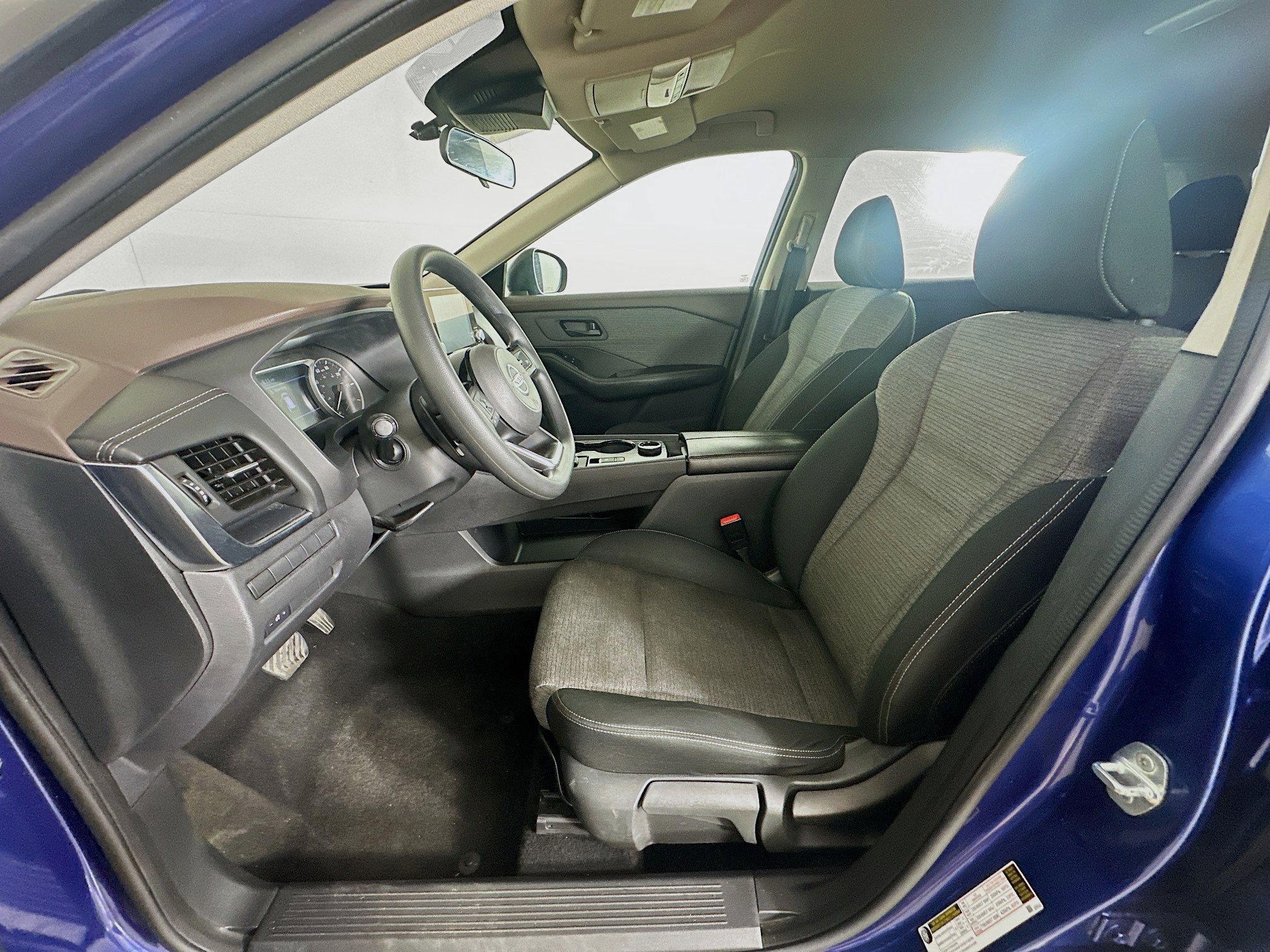 Used 2021 Nissan Rogue S AWD/4WD image 13