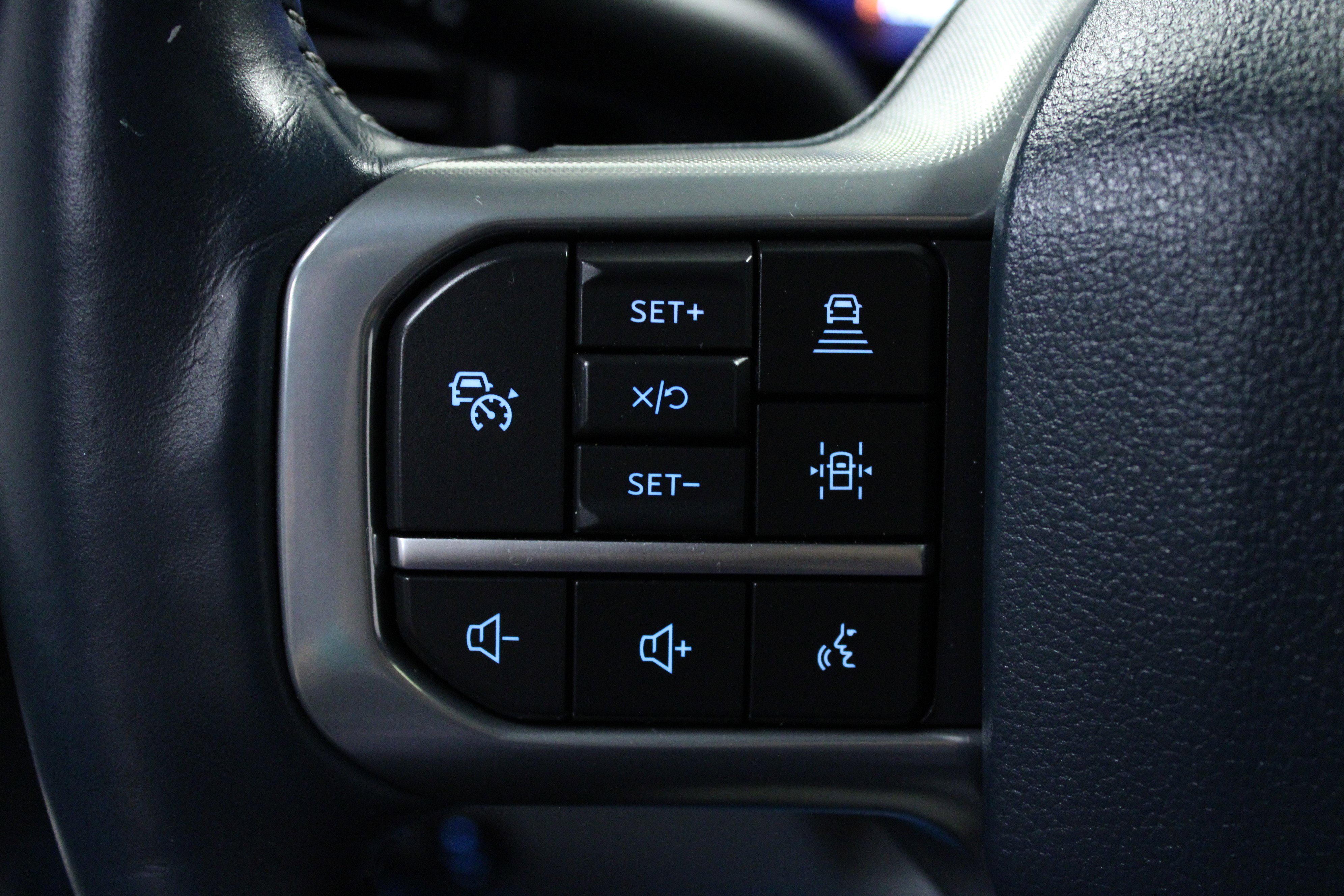 Used 2023 Ford F450 Limited w/ FX4 Off-Road Package image 20