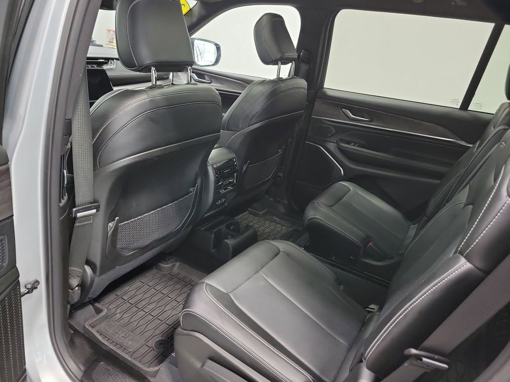 Used 2024 Jeep Grand Cherokee L Overland w/ Trailer Tow Package image 27