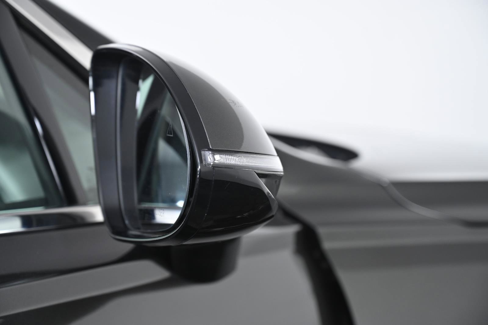 Used 2025 Genesis GV70 2.5T image 10