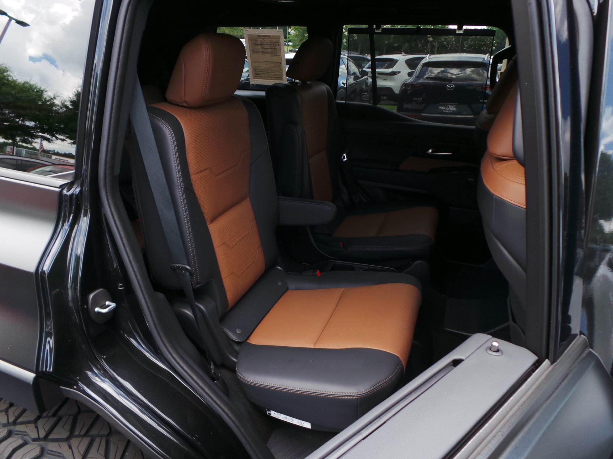 Used 2025 Lexus GX 550 w/ Cold Area Package AWD/4WD image 47